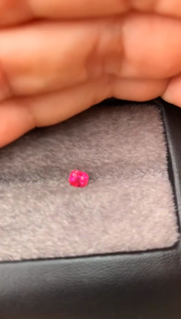 未镶嵌裸石定制尖晶石枕型 绝地 0.47ct