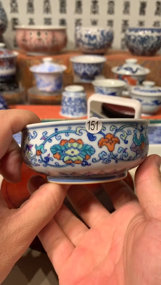 杯151斗彩花卉的炉式杯额额