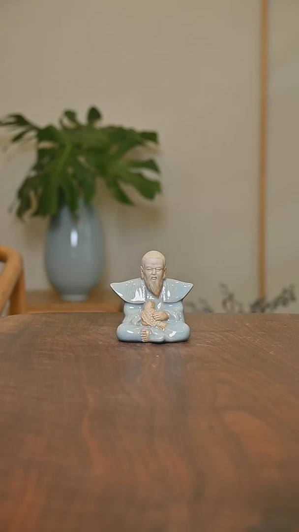 9CM渔翁 天青 微瑕 无款