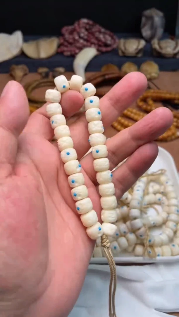 牛骨其他N139-小丑阿呆手串-有棕裂