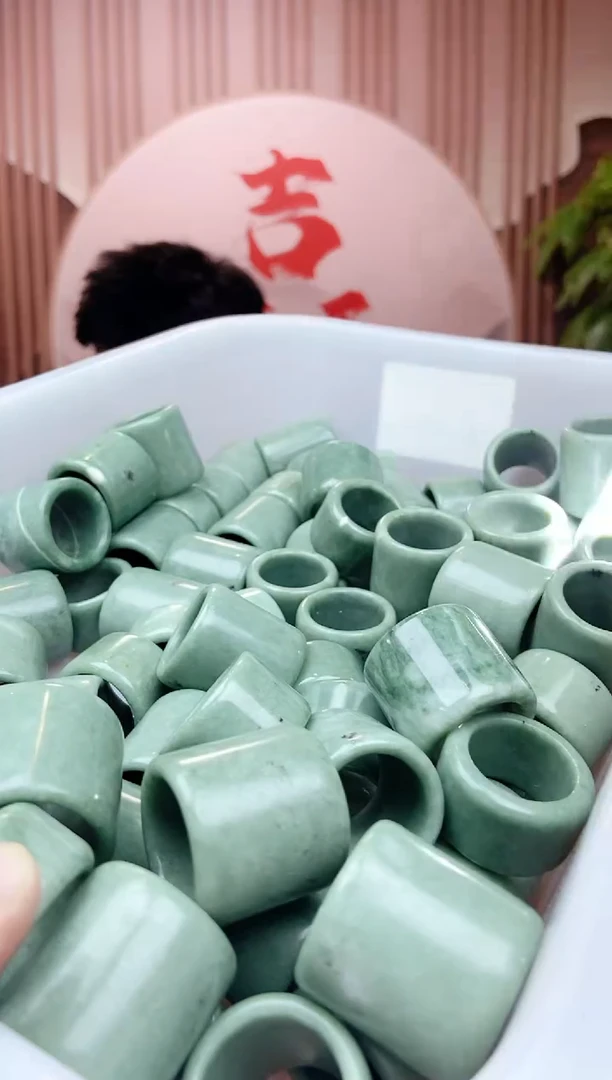 蛇纹石玉未镶嵌扳指多样性随机发一