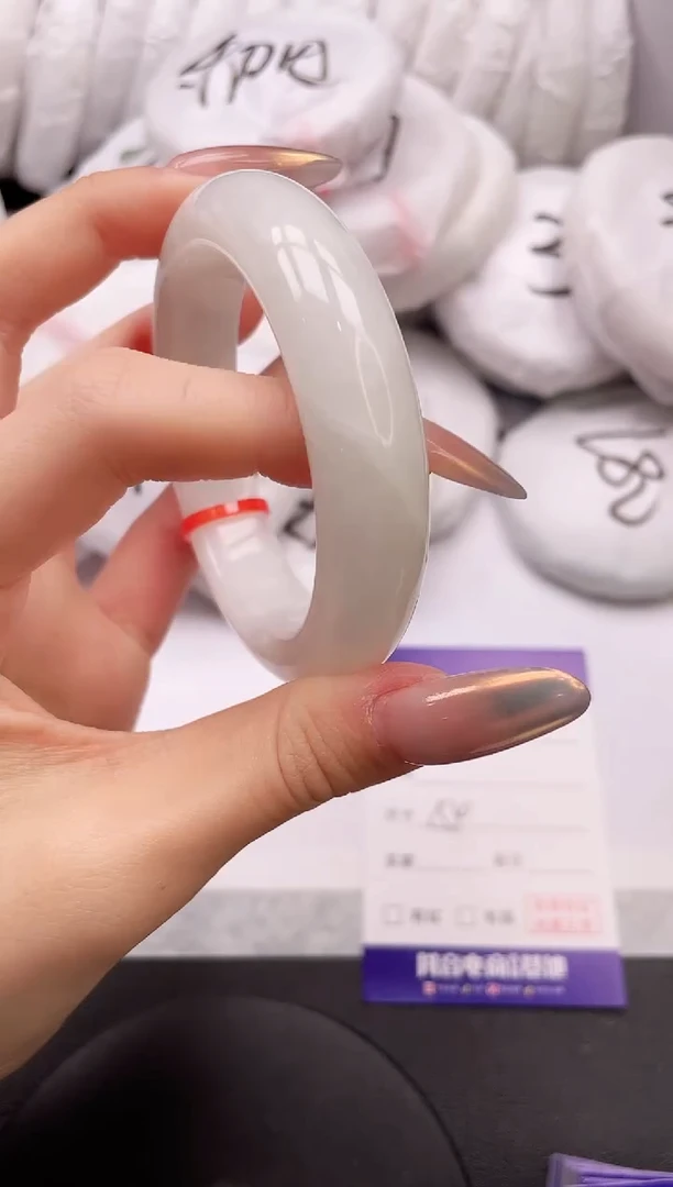 【闪购商品】和田玉手镯未镶嵌20K146-53