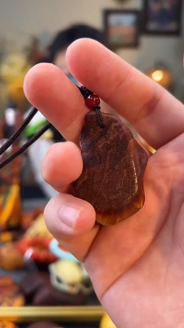 琥珀颈饰未镶嵌吊坠