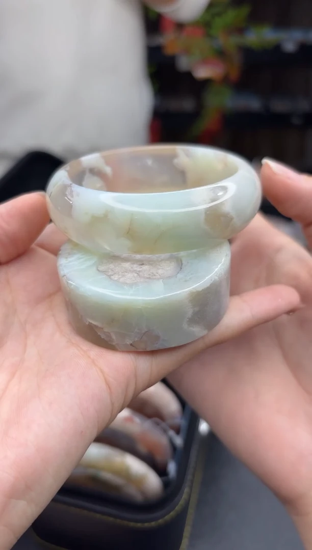 【闪购商品】石英质玉手镯未镶嵌769（57圈赠送镯心）