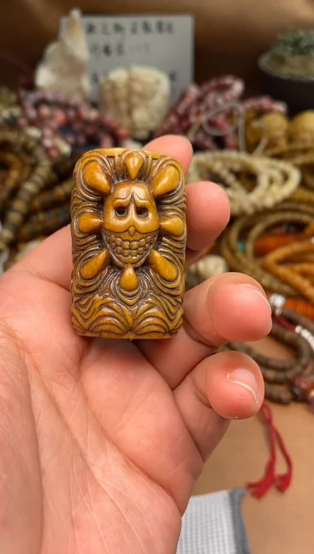 其他牛骨P1274-大千录把件-有棕裂