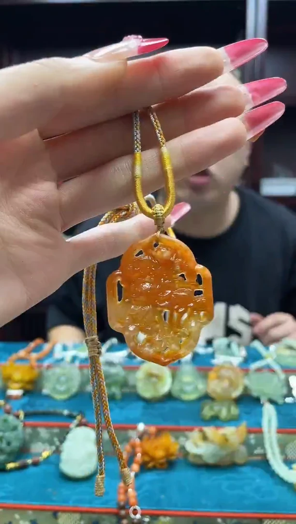 未镶嵌岫玉吊坠·