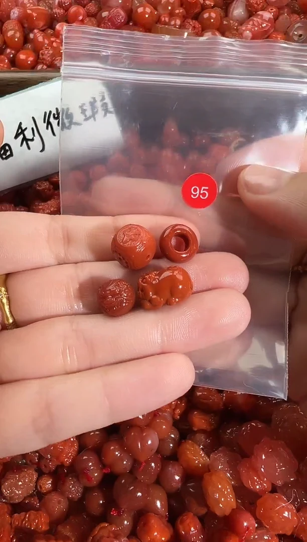 颈饰未镶嵌南红玛瑙1