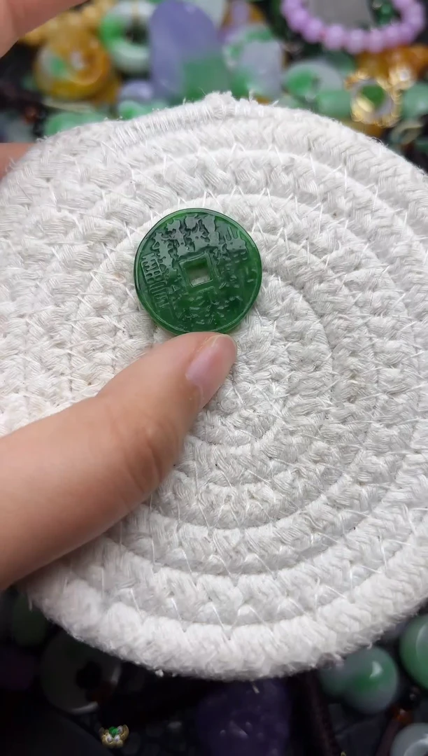 颈饰未镶嵌翡翠缅甸翡翠吊坠