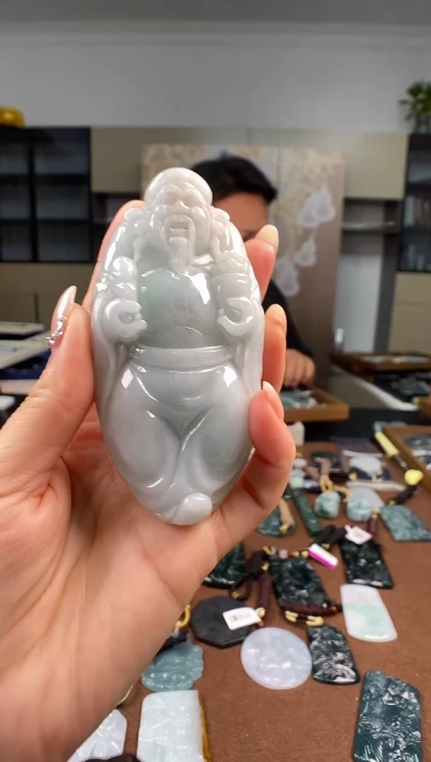 颈饰未镶嵌翡翠 多样性发其一