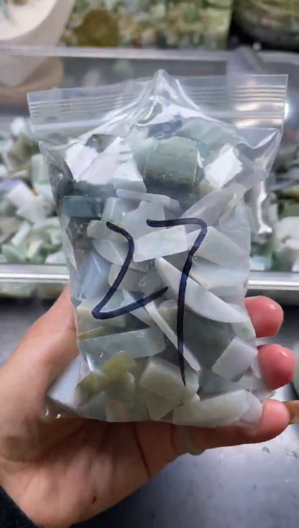 配石翡翠天然翡翠小号500克27