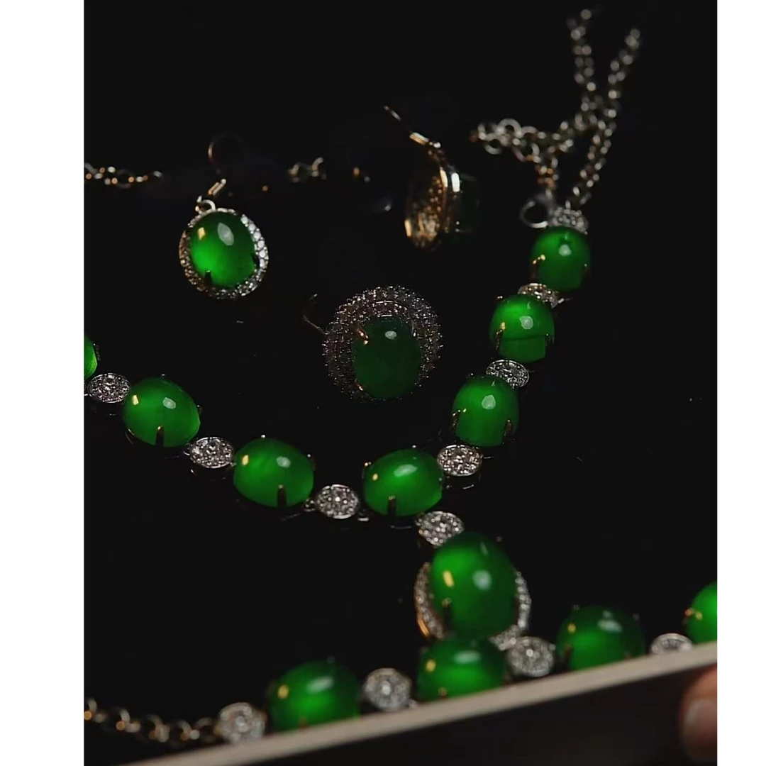 【华夏文物甄选商店02235】翡翠首饰一套