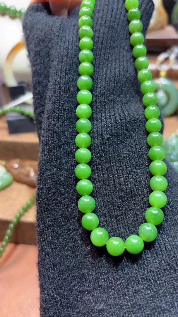 颈饰未镶嵌和田玉（碧玉）1