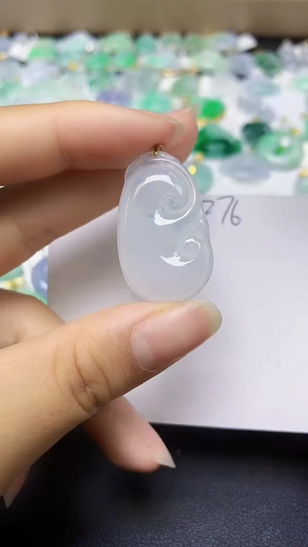 翡翠18K金镶嵌颈饰 天然缅甸翡翠A货
