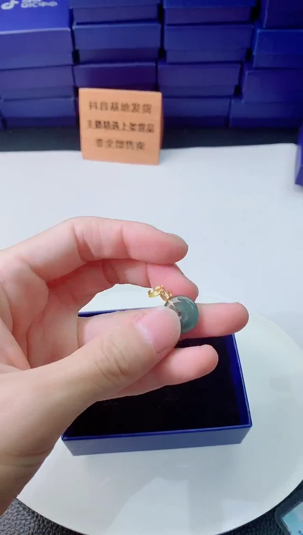 翡翠未镶嵌颈饰1111111111