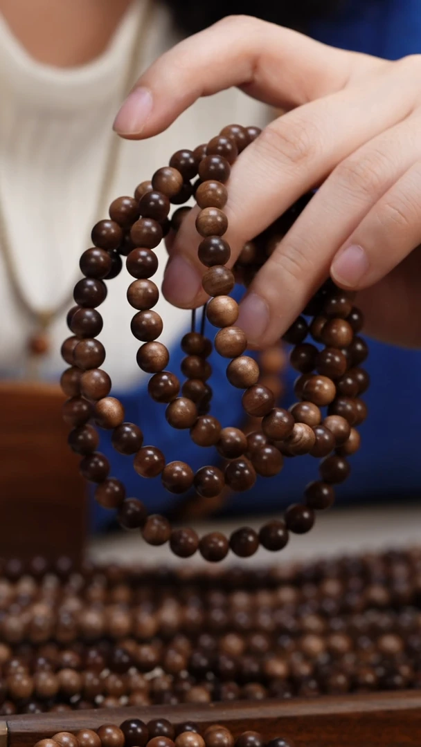檀香木手串/手链a****u老山檀香0.8圆珠多圈108颗民间料