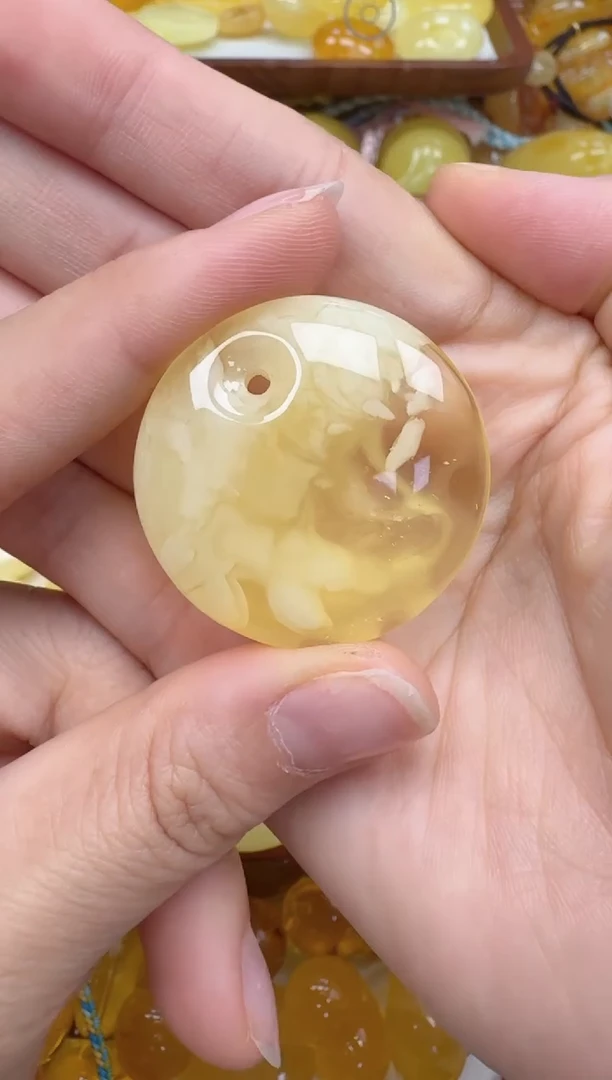 裸石琥珀未镶嵌如图