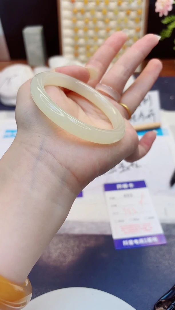 未镶嵌手镯石英质玉493-美人条晴水-圈口55