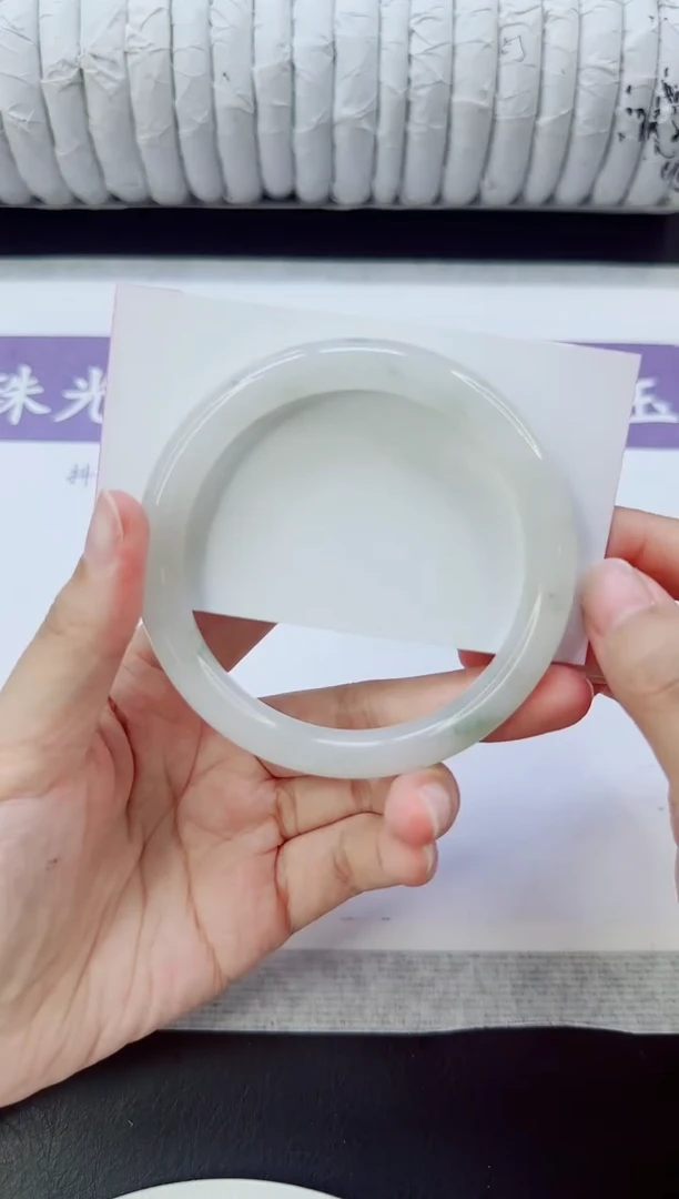 未镶嵌手镯石英质玉31/59.1