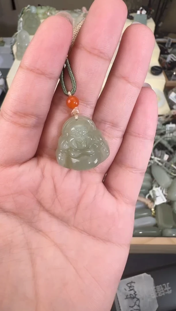 和田玉未镶嵌颈饰佛公 xp