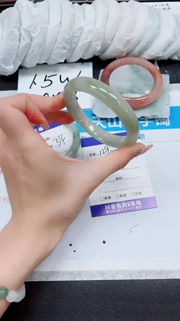 【闪购商品】石英质玉手镯未镶嵌A129-60/61