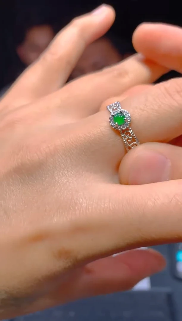 【闪购商品】定制翡翠未镶嵌5多样性发货（发其一）