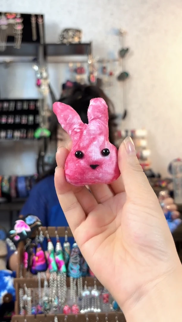 织绣彩云南阁非遗老绣饰品500