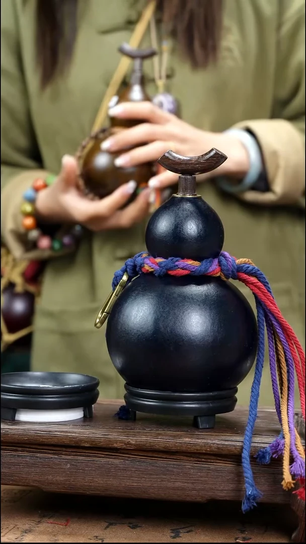 YC010简约大漆款天然酒葫芦（一物一拍）