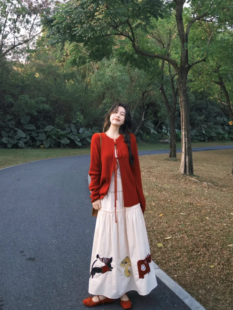 韩系温柔风红色绑带长袖针织开衫女高腰显瘦重工贴布半身裙两件套