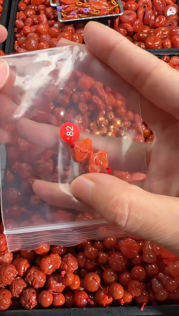 【闪购商品】南红玛瑙颈饰未镶嵌1