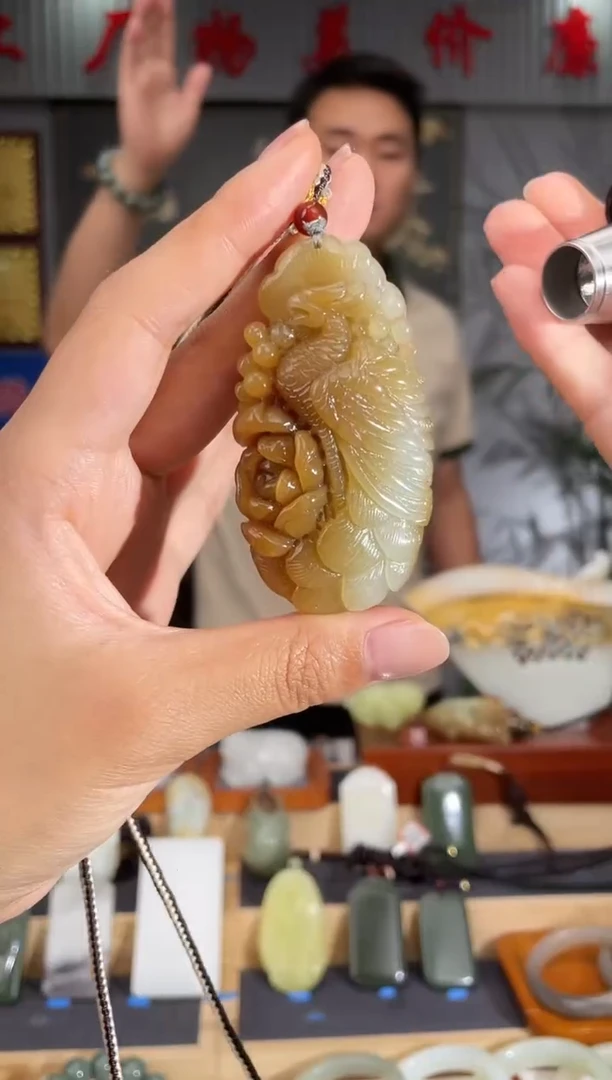 和田玉未镶嵌颈饰1