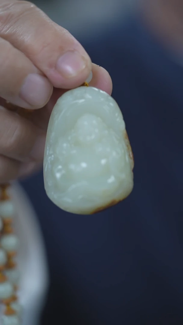 颈饰未镶嵌和田玉佛公
