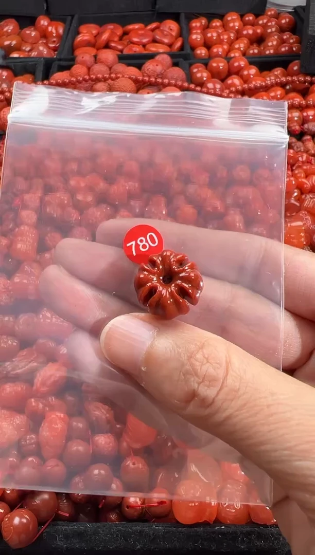 颈饰未镶嵌南红玛瑙1