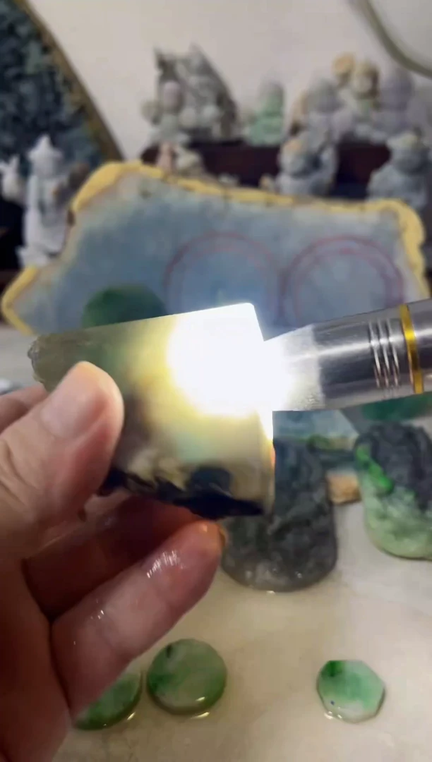 【闪购商品】翡翠吊坠(不含链)未镶嵌A855