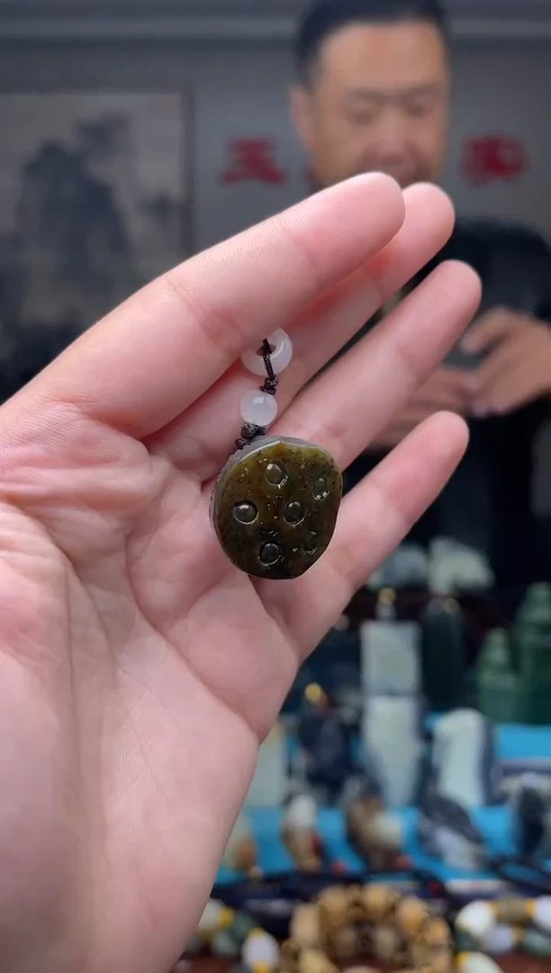 未镶嵌和田玉挂件1