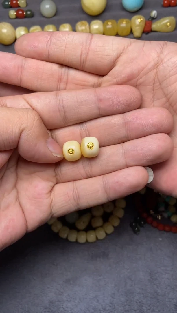 【闪购商品】蜜蜡珠宝奇石足金镶嵌12mm一对