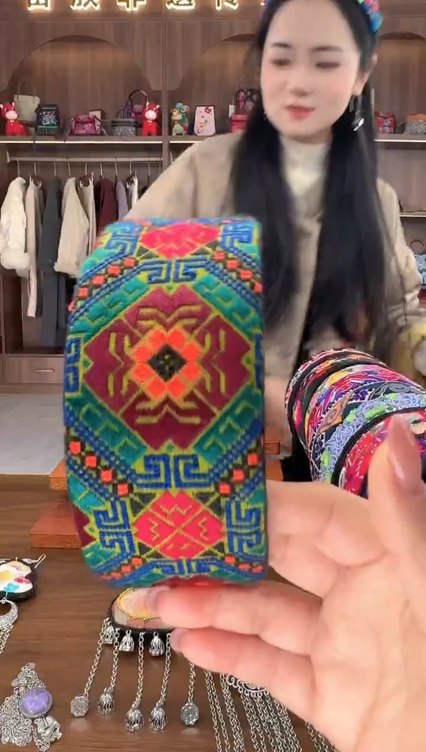 刺绣扶光苗绣传承L70