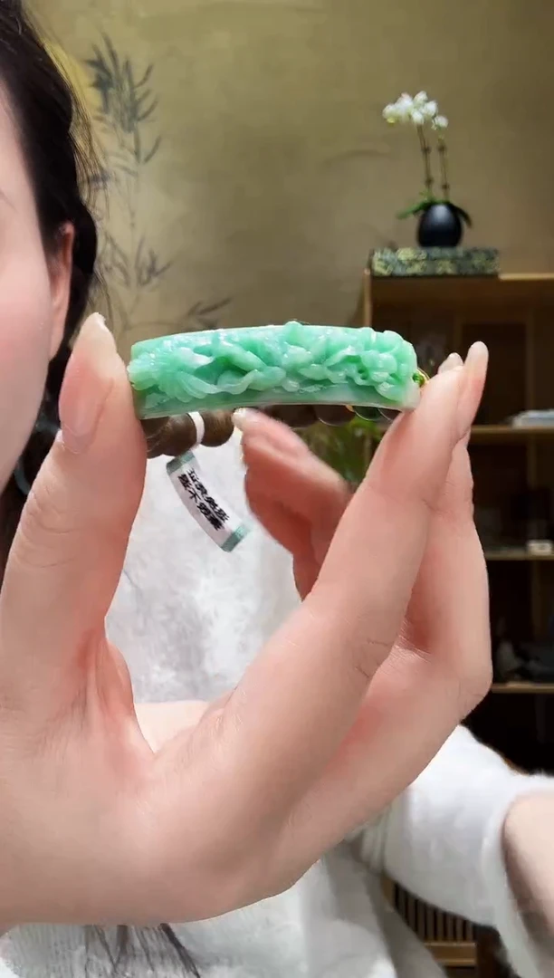 颈饰未镶嵌翡翠手牌
