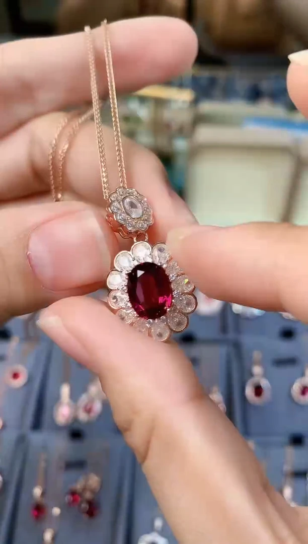 【闪购商品】石榴石吊坠银S925镶嵌天然镁铝