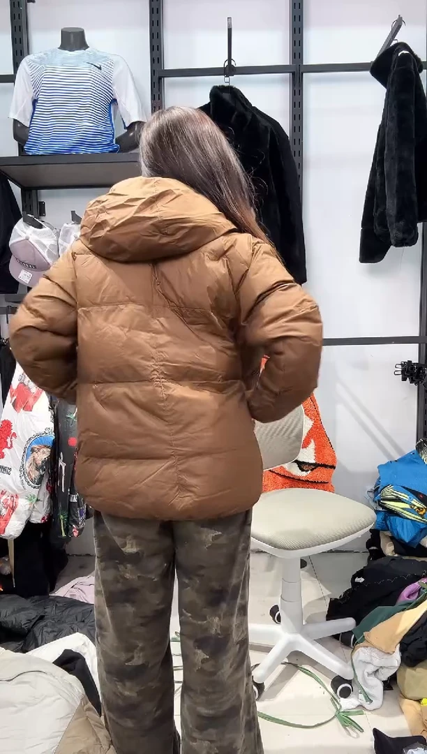 2040 编码  瑕疵直播间过款为准 尺码