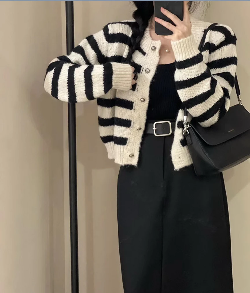 小妳XiaoNi———（冬款毛衣开衫2340311）