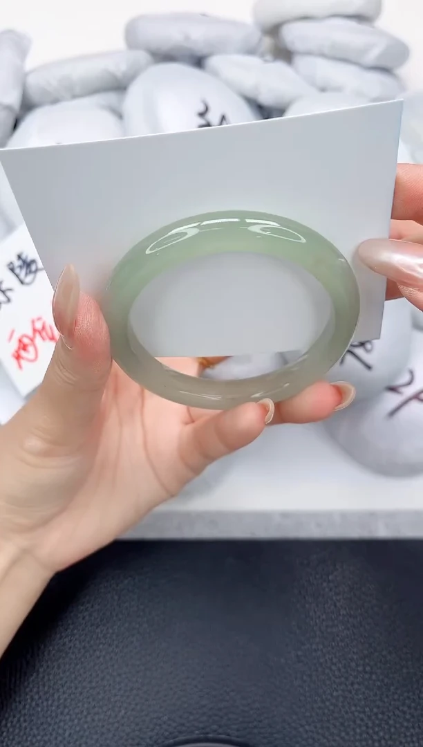 未镶嵌手镯石英质玉116