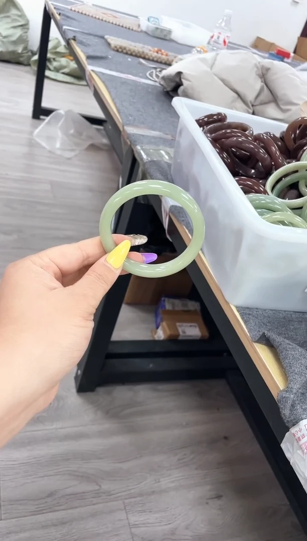 未镶嵌绿密玉密玉（石英质玉）༊****流水长流