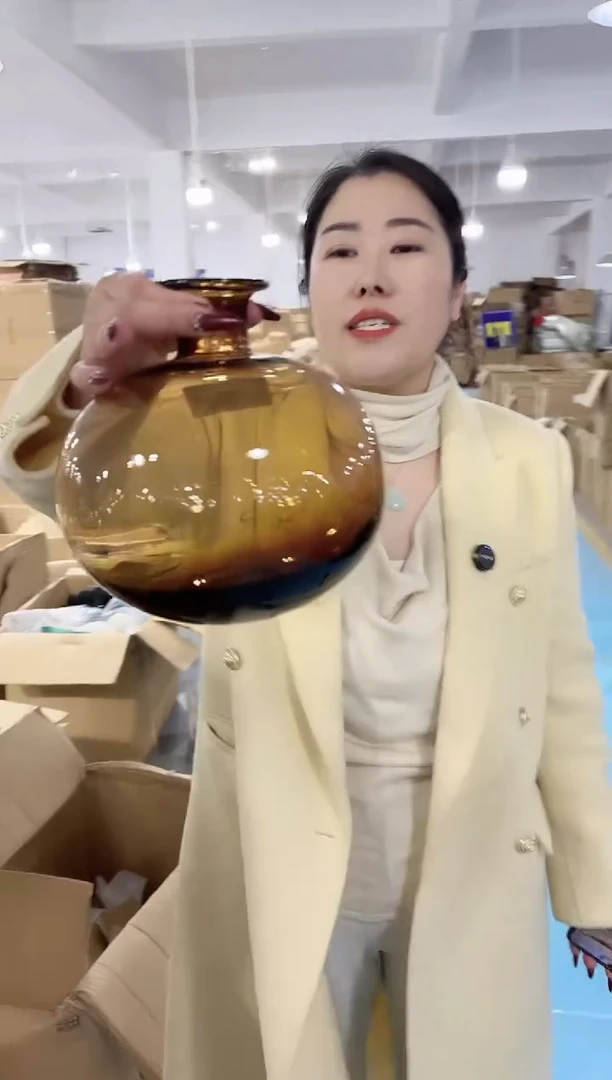 【闪购商品】玻璃唐总花瓶厂-微瑕-8XQD