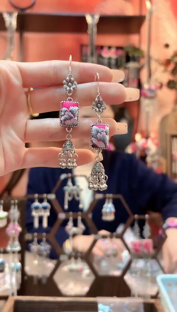 织绣云织谣民族风精美饰品   247