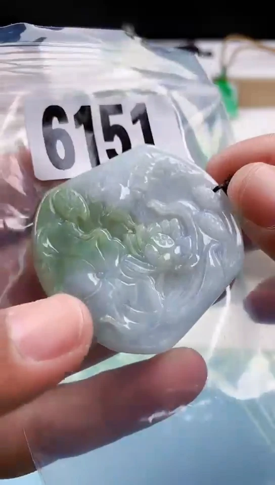 【闪购商品】翡翠挂件未镶嵌天然翡翠吊坠挂件
