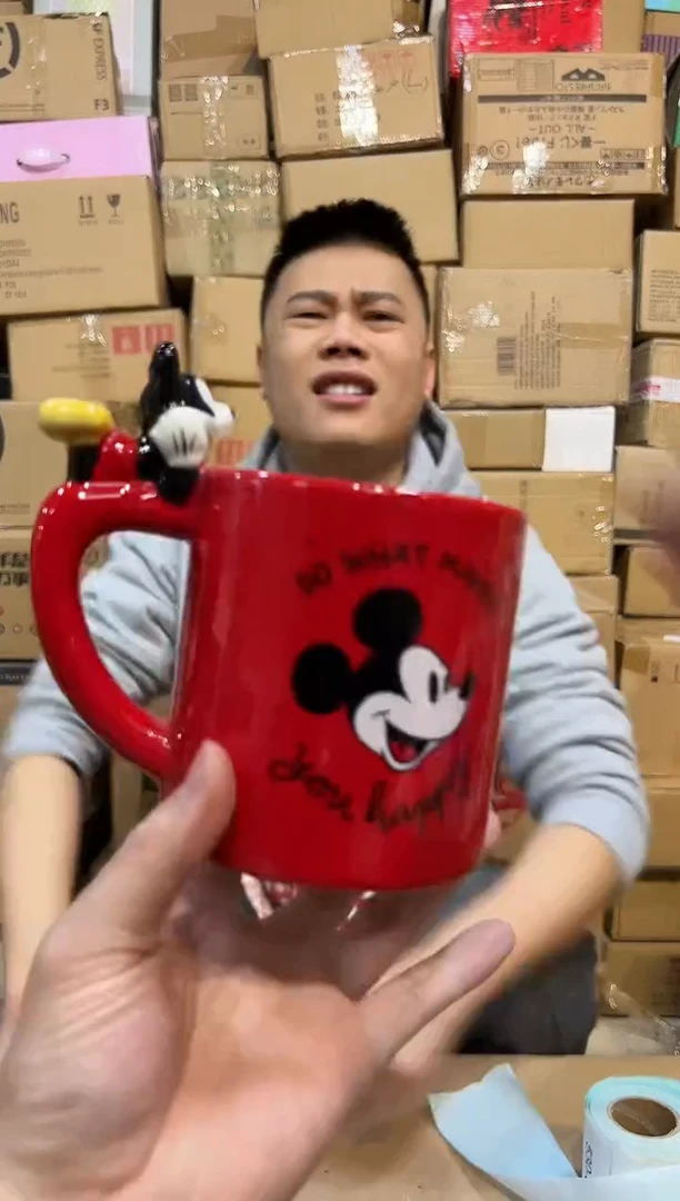 【闪购商品】杯陶瓷红色立体米奇水杯