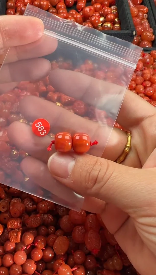 【闪购商品】南红玛瑙颈饰未镶嵌1