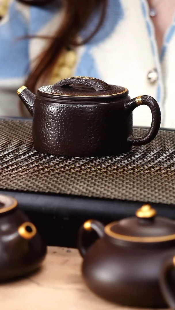 茶壶紫砂四号井茄皮紫泥描金锤纹汉瓦160cc