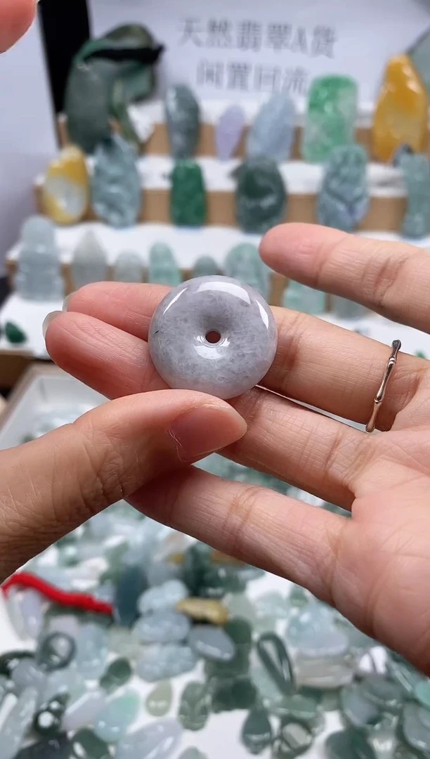 翡翠未镶嵌颈饰吊坠