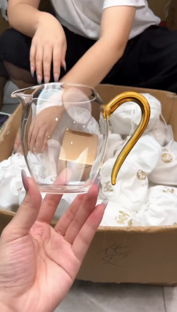 禾墨清雅浅黄色